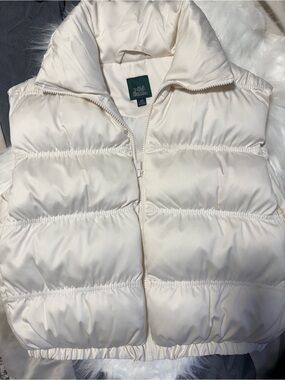 wild fable Ivory Cropped Puffer Vest